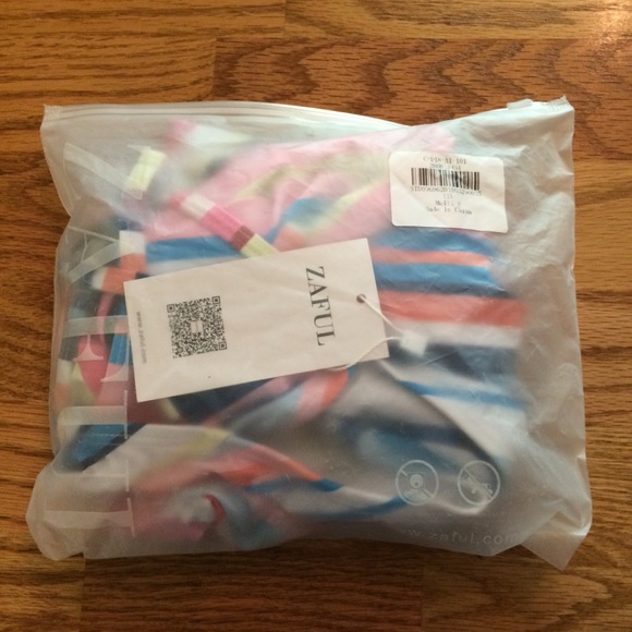 💙NWT Zaful Multicolored Swimsuit (Small)💙 - Picture 8 of 8